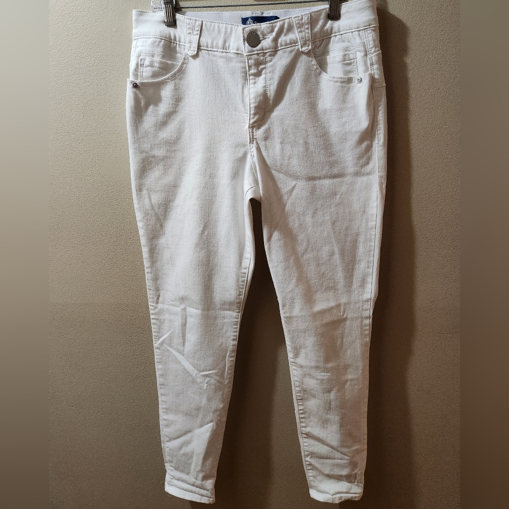 Democracy, stretchable, white denim, skinny jeans, size 10
